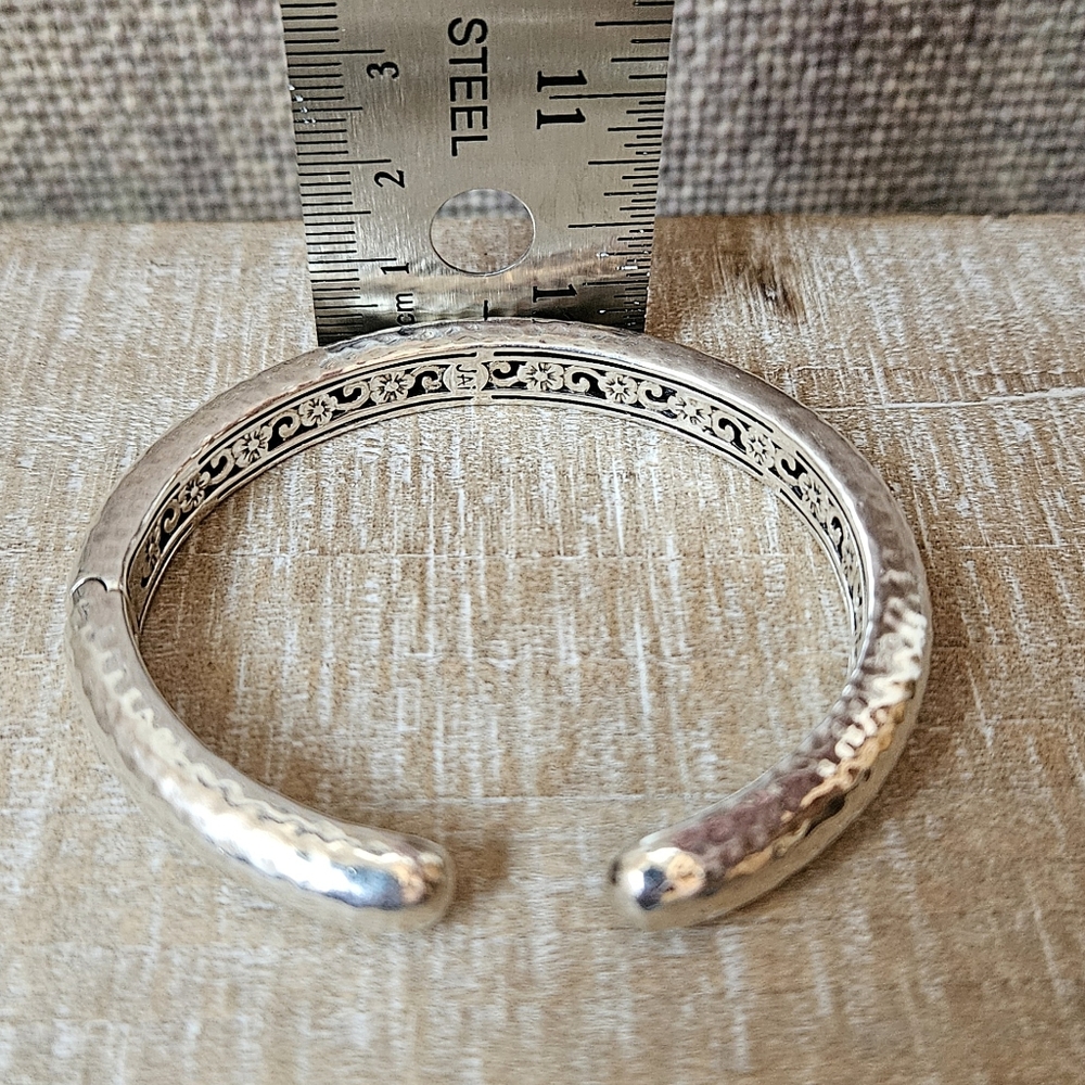 John Hardy JAI hammered sterling silver cuff bracelet - Picture 9 of 9